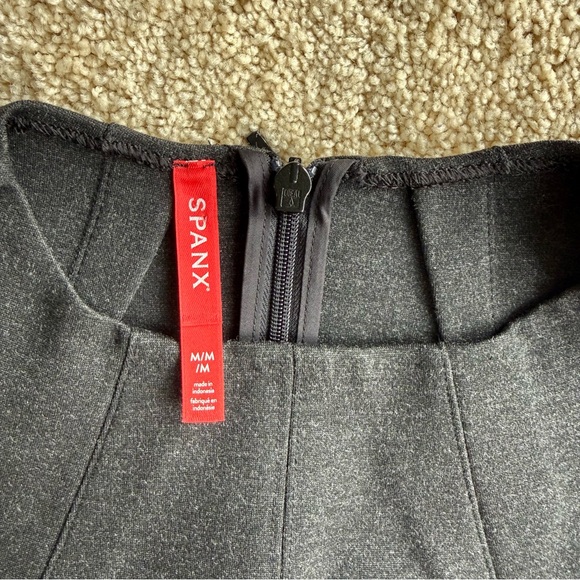 SPANX Black Structured Short Sleeve Top Size M - Picture 2 of 4